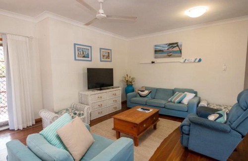 Picnic Bay House | Picnic Cottage, Lovely Home Near The Beach