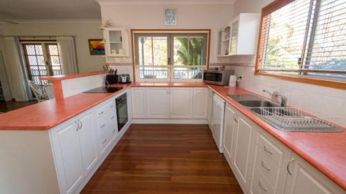 Picnic Bay House | Picnic Cottage, Lovely Home Near The Beach