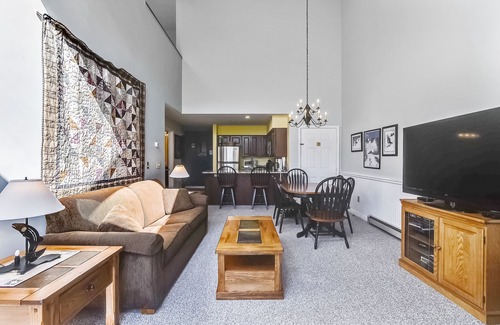 Killington Condo | Pico F305 Ski right to the lifts at Pico Vaulted ceilings Light and Bright. (please note this unit has NO AIR CONDITIONING)