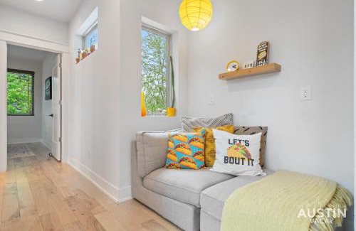 East Cesar Chavez House | Picture-Perfect Trendy Vibes Minutes From Rainey