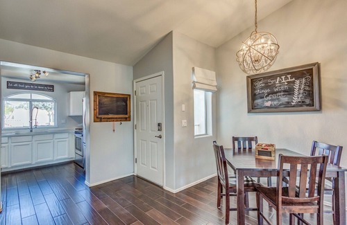 Paradise Valley Village Condo | Picture Perfect Paradise Valley Condo