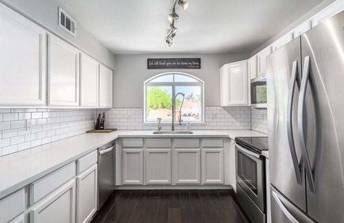 Paradise Valley Village Condo | Picture Perfect Paradise Valley Condo