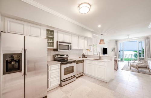 Islamorada Villa | Picture-Perfect Villas Offering Pool Relaxation & Ocean Adventures Nearby