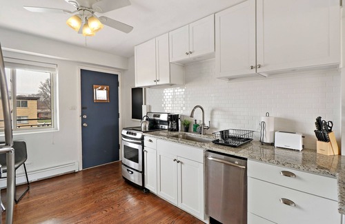 Arlington Heights Apartment | Picturesque 1BR Apt in Arlington Heights