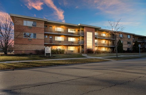 Arlington Heights Apartment | Picturesque 1BR Apt in Arlington Heights