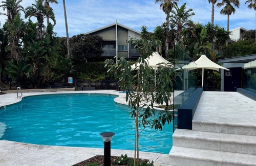 Magenta Shores House | Picturesque home with golf views