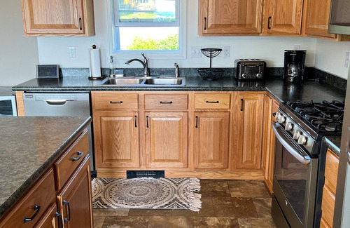 Saranac Lake House | Picturesque Mountain View’s *close to Mt Pisgah Ski center*Hot tub*