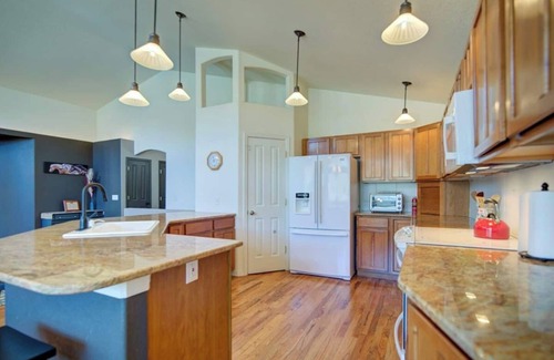Palmer Lake House | Picturesque 'Pueblo' at Palmer Lake Sleeps 14