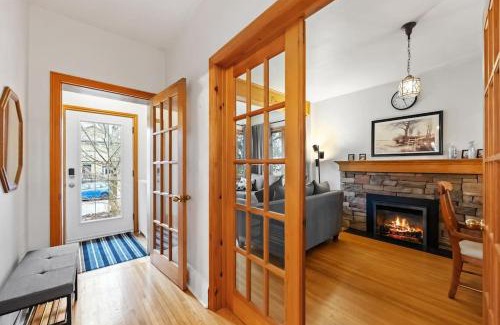 Port Credit House | Picturesque & Serene Gem in Port Credit - Steps to Lake - Backyard