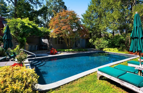 South Salem House | Picturesque South Salem Lakehouse w/ Pool & Yard!