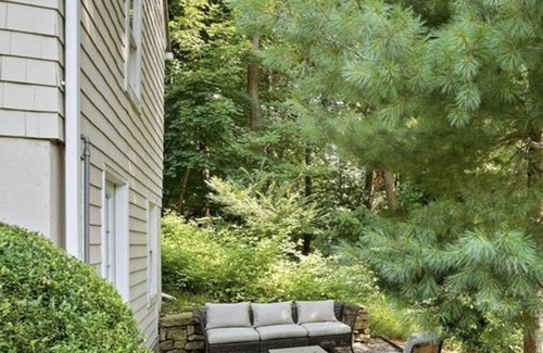 Westport Cottage | Pied-à-terre in prestigious Long Lots area of Westport