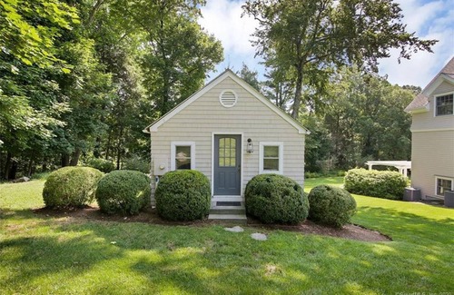 Westport Cottage | Pied-à-terre in prestigious Long Lots area of Westport