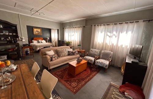 Hilton Apartment | Pied Cow Cottage