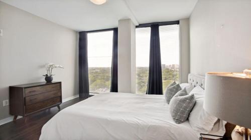 Midtown Apartment | Piedmont Park 3 bdrm with city views