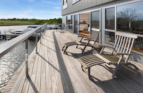 Paynesville House | Pier 37 - Light and modern, this stylish property offers genuine waterfront