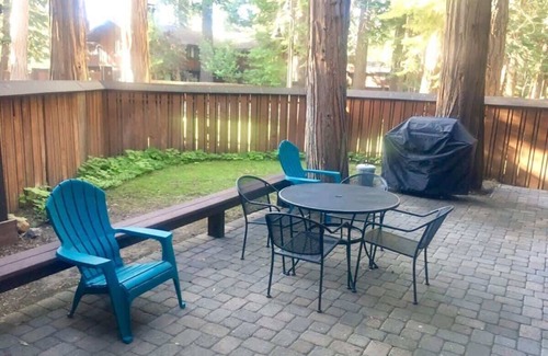 Tahoe Tavern House | Pier|Beach|Tennis|Pickleball|Walk to Town