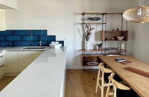 Opua Cottage | Pier E Pad - Scenic Opua Holiday Apartment