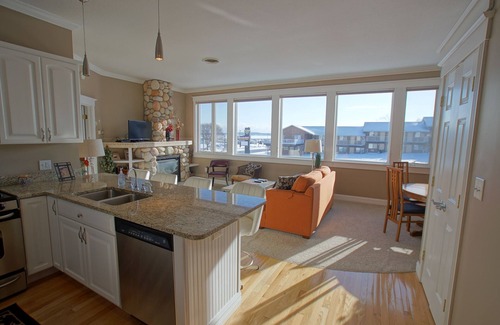 St Ignace Apartment | Pier Harbor #3 in Downtown St. Ignace