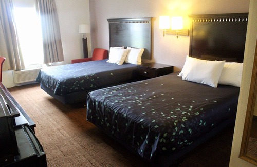 Luna Pier Hotel | Pier Inn