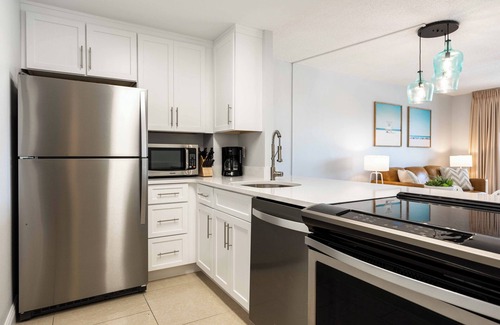 Avon By The Sea Condo | Pier-Side Penthouse Spacious Corner Unit W/Heated Pool & BBQ Grills! 🌴