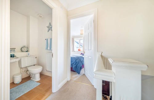 Maidenhead House | Pierocks Wickets, Free Parking, Hot tub and WI-FI