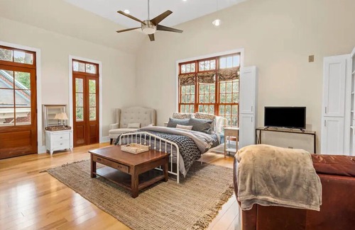 Springlake Apartment | Pierremont Common Loft
