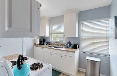 Indian Harbour Beach Apartment | Pierview~ Walk to the beach, Pool, BBQ, Gym, Games