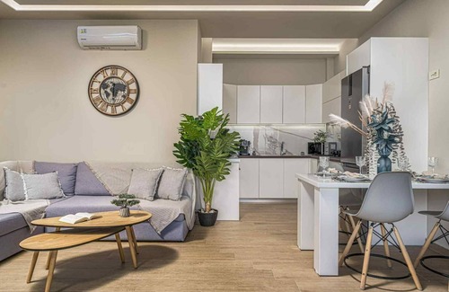 Pantokratoras Villa | Pietra Cave Suite with private pool