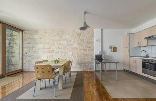 Dajla House | Pietra