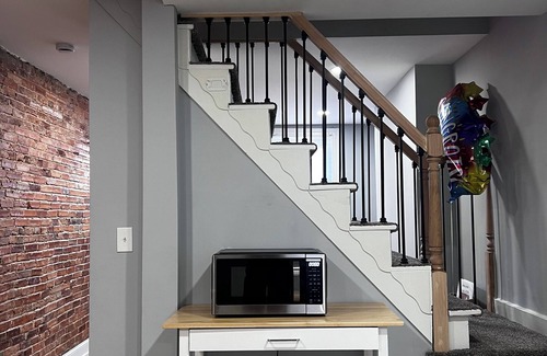 Downtown Baltimore House | Pig Town Charm 2-BD/2-Bath Row House in Baltimore- friendly neighborhood