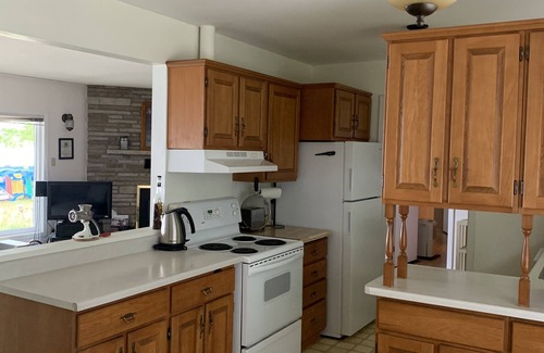 Gannon Village Cottage | Pigeon Lake Vacation Rental - Peterborough
