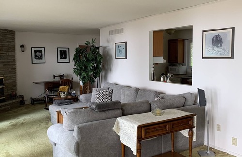 Gannon Village Cottage | Pigeon Lake Vacation Rental - Peterborough