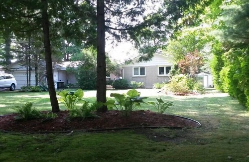 Gannon Village Cottage | Pigeon Lake Vacation Rental - Peterborough