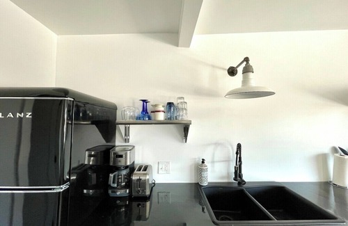 Marfa Apartment | Pik-Pak B - "Service Station" (Two Bedroom Suite)