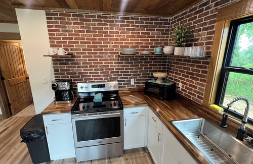 Kirby Cabin | Pike's Place, Brand New Cabin in Daisy Ark