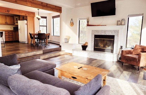 Spring Valley Cabin | Pikes Peak Retreat - Amazing Views, Spacious Cabin