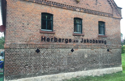 Pettstadt Apartment | Pilgrim hostel and apartment on Old Farm in Weißenfels OT Pettstädt