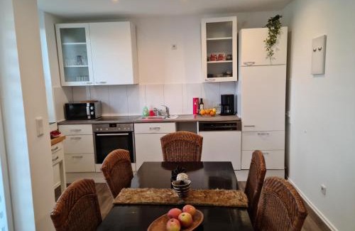 Madfeld Apartment | Pilgrims "Hermine" Fewo mit 3 Schlafzimmern, Balkon, fast Internet