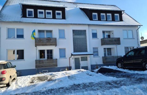 Madfeld Apartment | Pilgrims "Rosalie" große Fewo mit 3 Schlafzimmern, 1Bad, 2 WC, Balkon, fast Internet