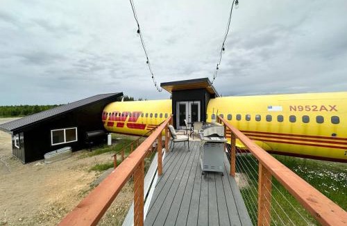 Houston House | Pilot Lodge - Epic Alaskan Airplane Home DC-9