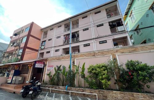 Ramkhamhaeng Apartment | Pimravee Apartment (Yaek 8)