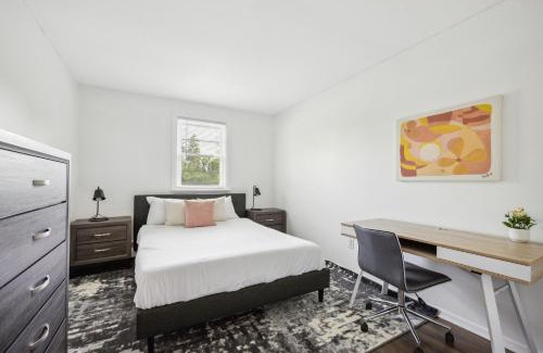 Newark Apartment | Pine Brook 1122 I Pool Gym I Free Parking !