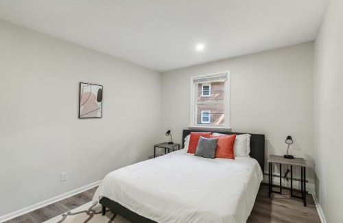 Newark Apartment | Pine Brook 118 I Modern Corporate 2bd I Parking