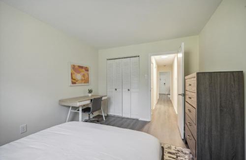 Newark Apartment | Pine Brook 120 I Pool Gym I Free Parking !