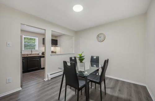 Newark Apartment | Pine Brook 120 I Pool Gym I Free Parking !
