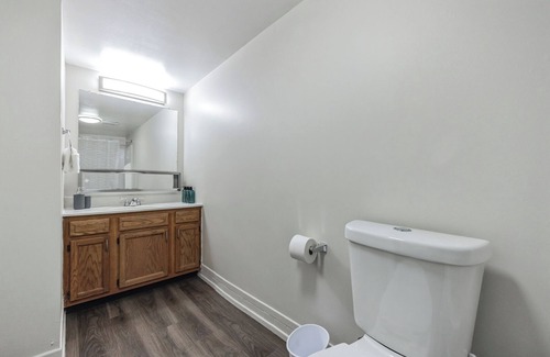Newark Apartment | Pine Brook 1202 I Pool Gym I Free Parking !