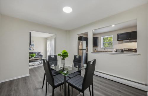 Newark Apartment | Pine Brook 1302 I Pool Gym I Free Parking !