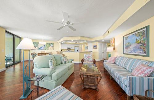 Sanibel House | Pine Cove #201