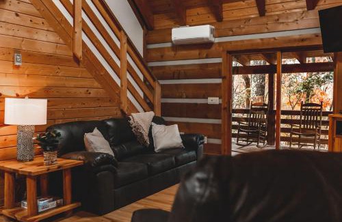 Purlear House | Pine Crest Cabin at 36 North - Hot Tub