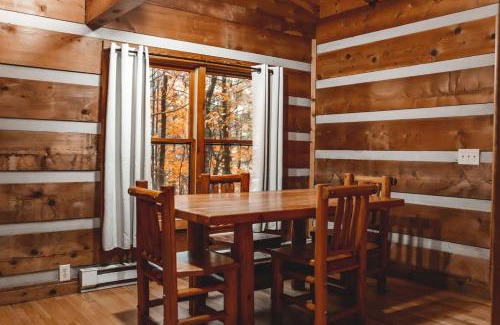Purlear House | Pine Crest Cabin at 36 North - Hot Tub